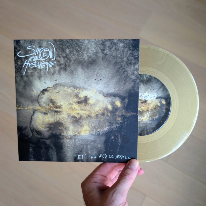 Ett hav med oljespill Siken För Helvete